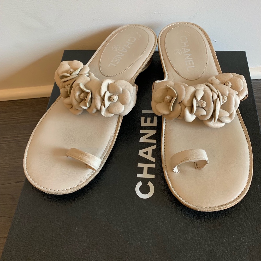 CHANEL Lamskin Leather Cream Sandal